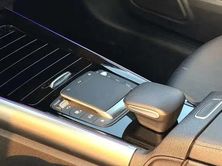 Mercedes-Benz GLA — фото 7