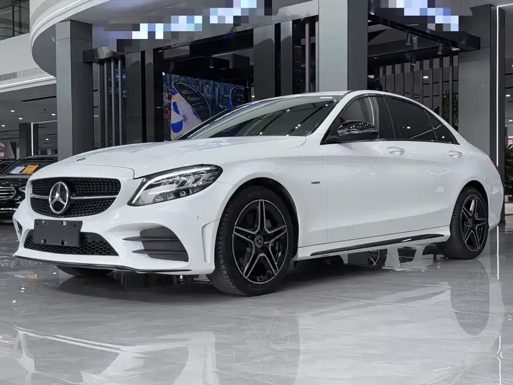 Mercedes-Benz C-Class — фото 1