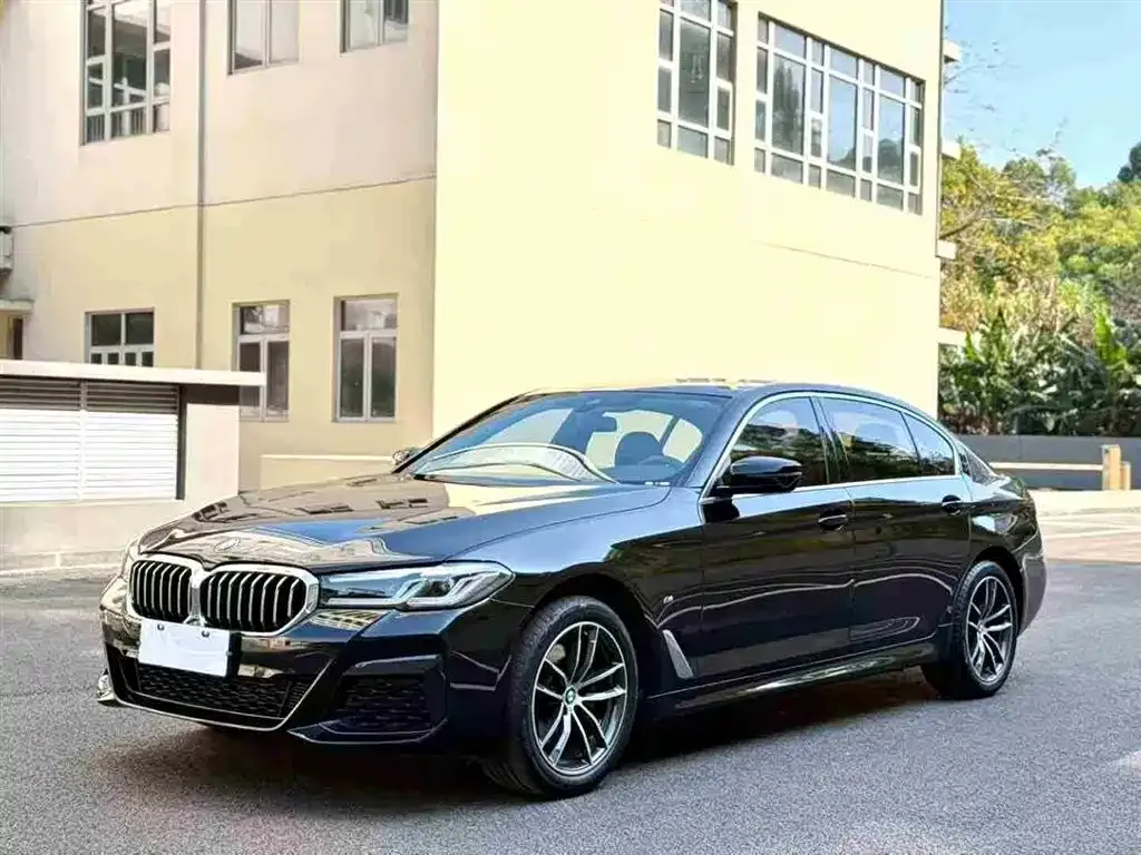 BMW 5 Series — фото 1