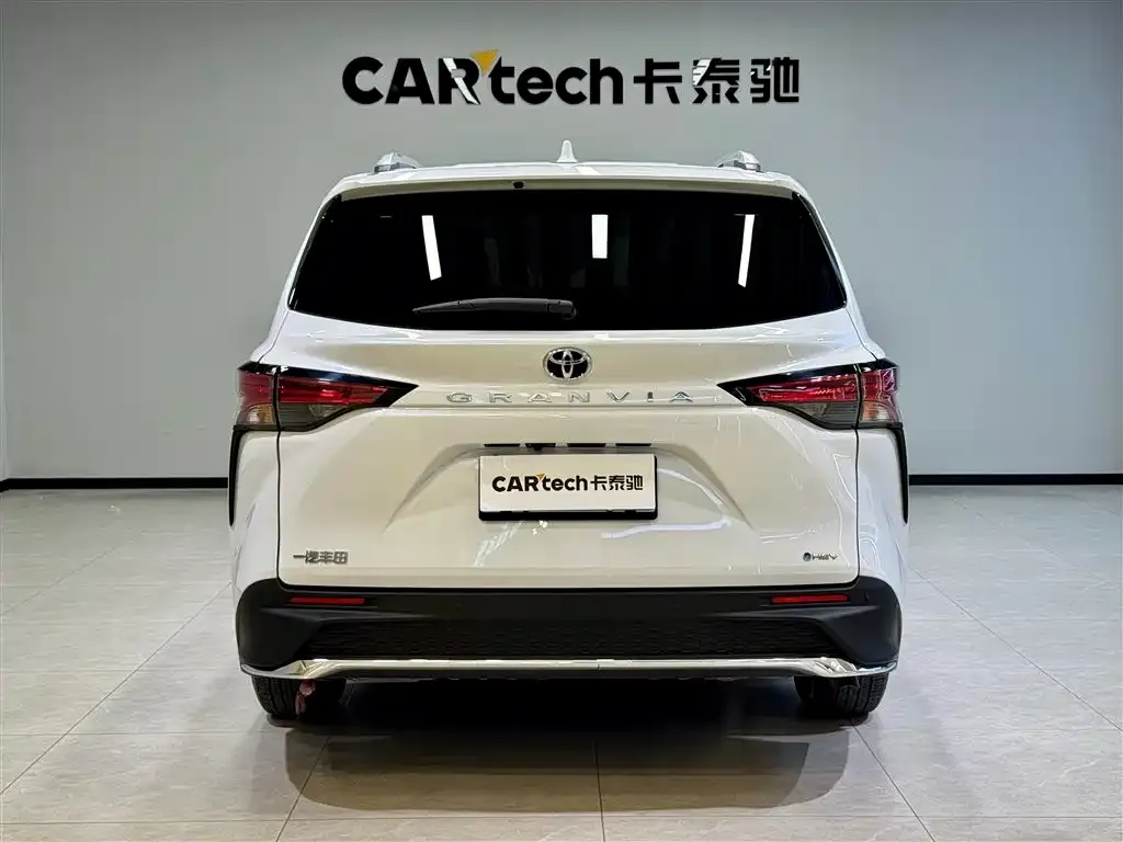 Toyota Granvia — фото 3