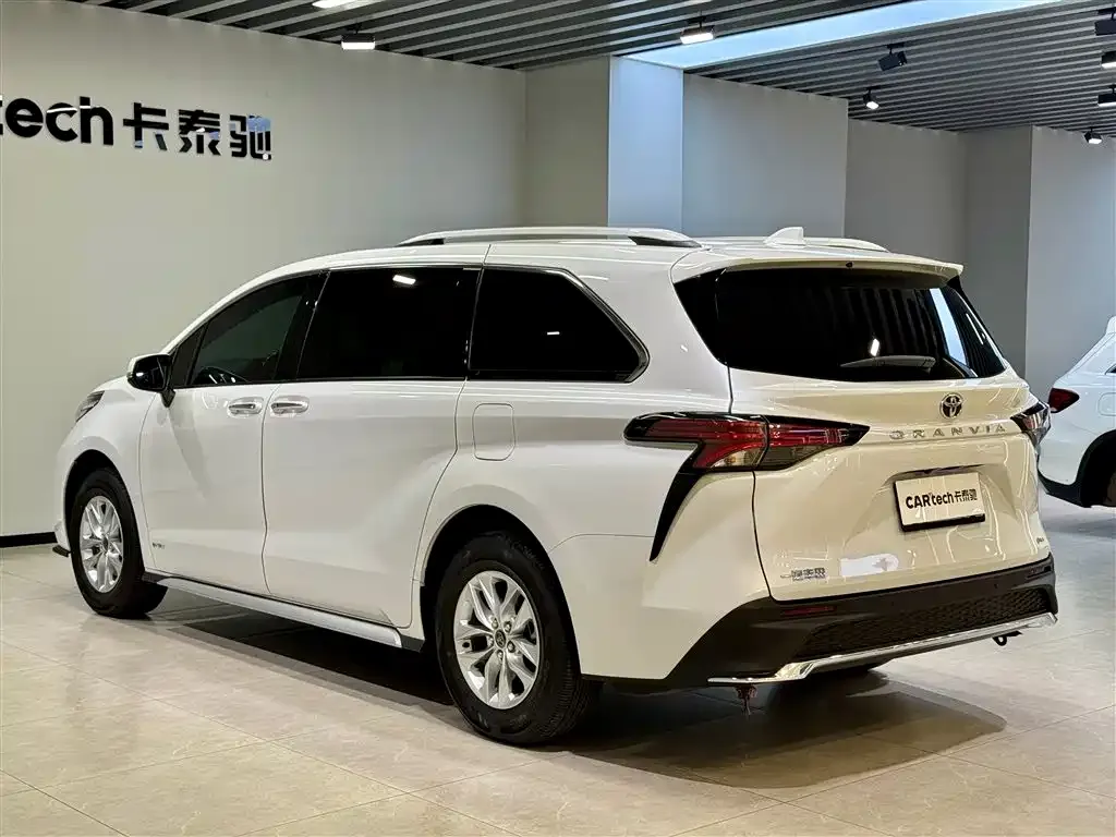 Toyota Granvia — фото 7