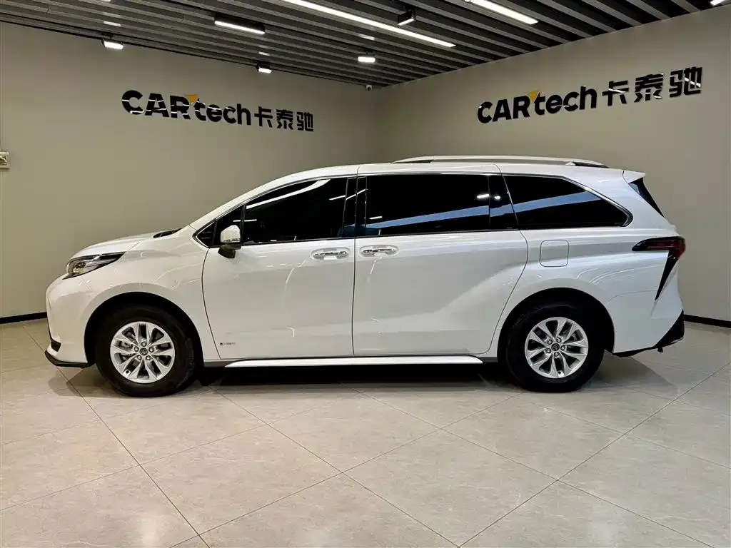 Toyota Granvia — фото 9