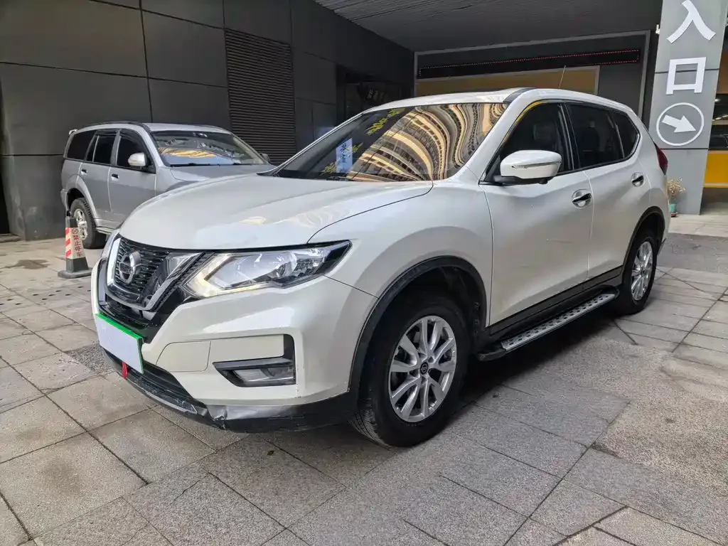 Nissan X-Trail — фото 1