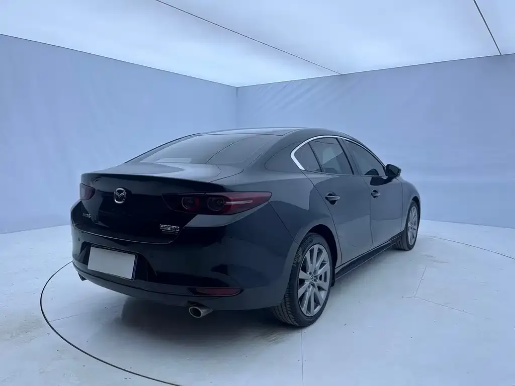 Mazda 3 Axela — фото 4