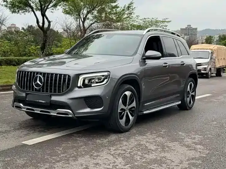 Mercedes-Benz GLB — фото 1