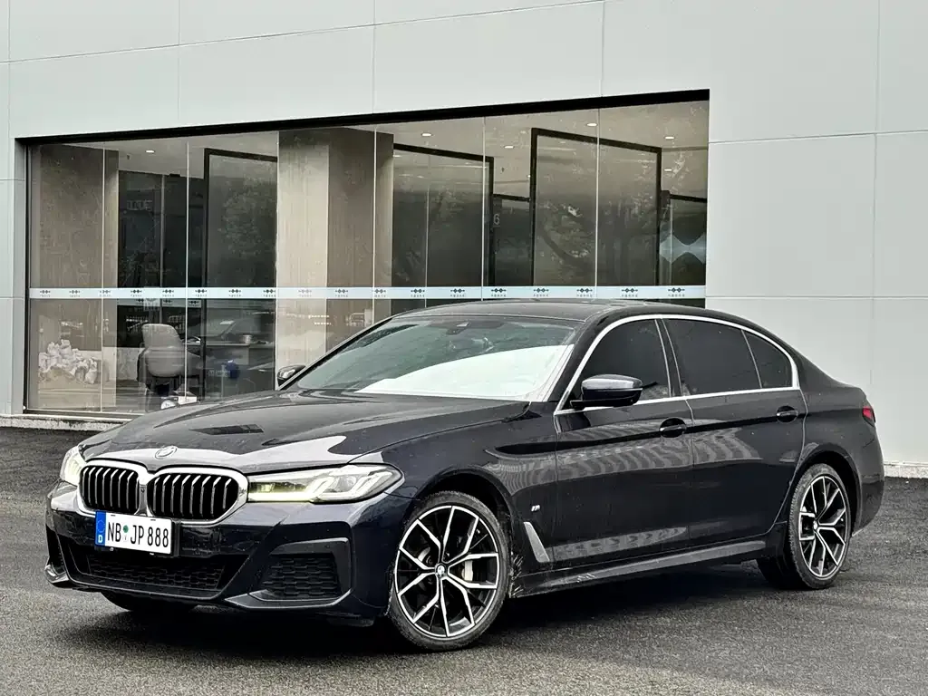BMW 5 Series — фото 4