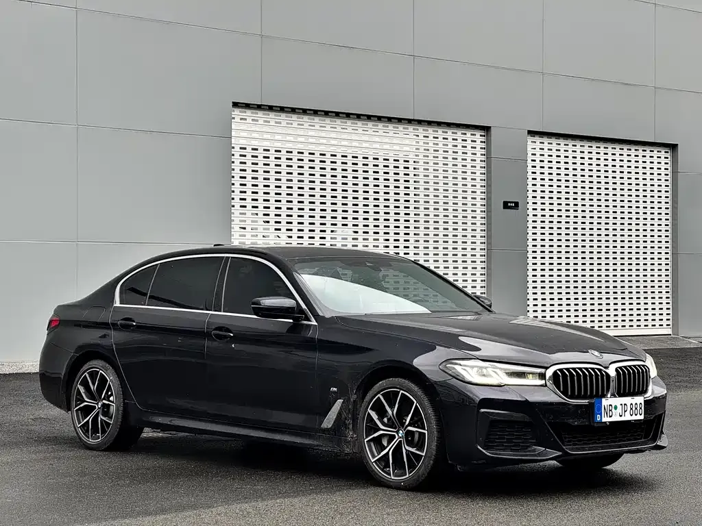 BMW 5 Series — фото 10
