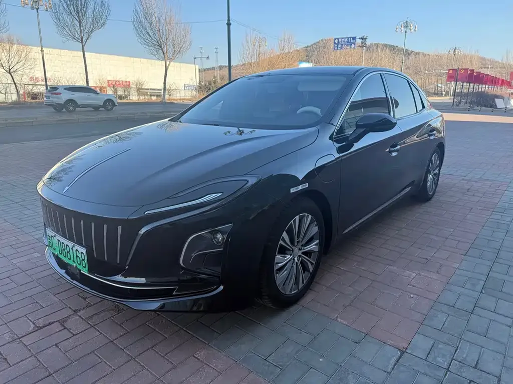 Hongqi E-QM5 — фото 1