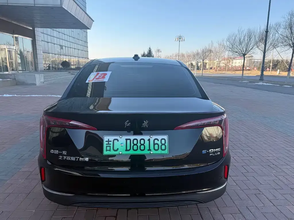 Hongqi E-QM5 — фото 4