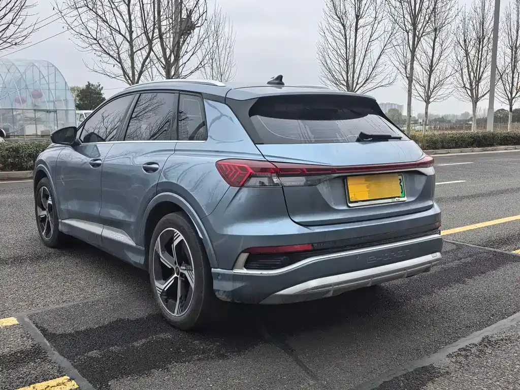 Audi Q4 e-tron — фото 4