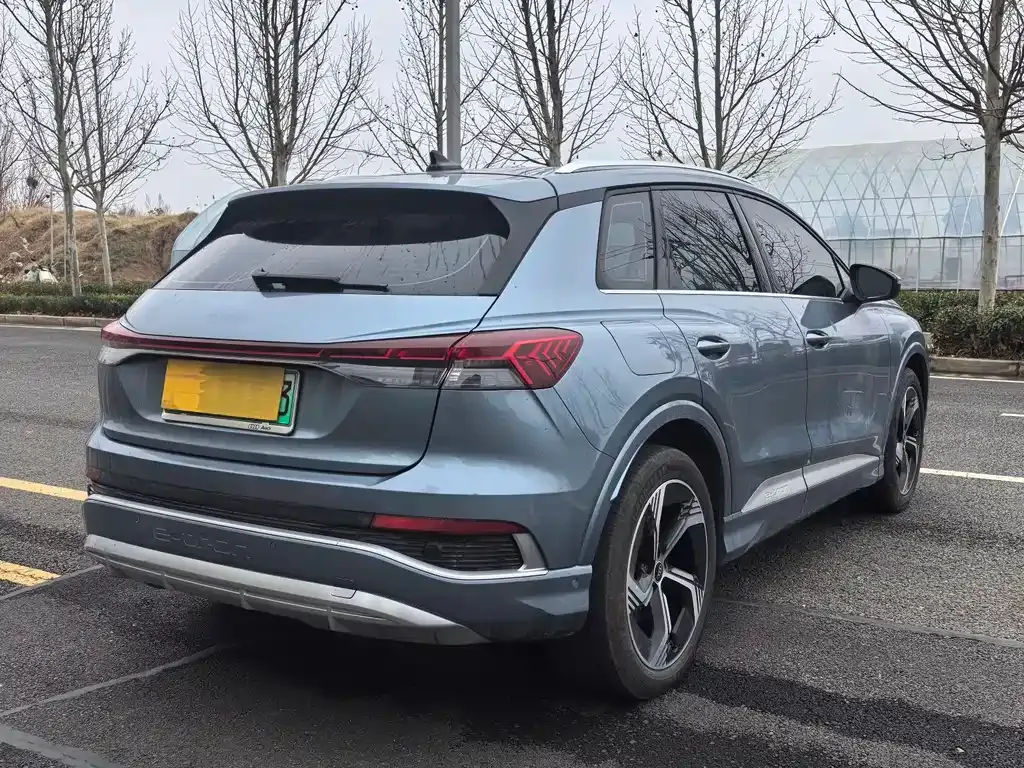 Audi Q4 e-tron — фото 9
