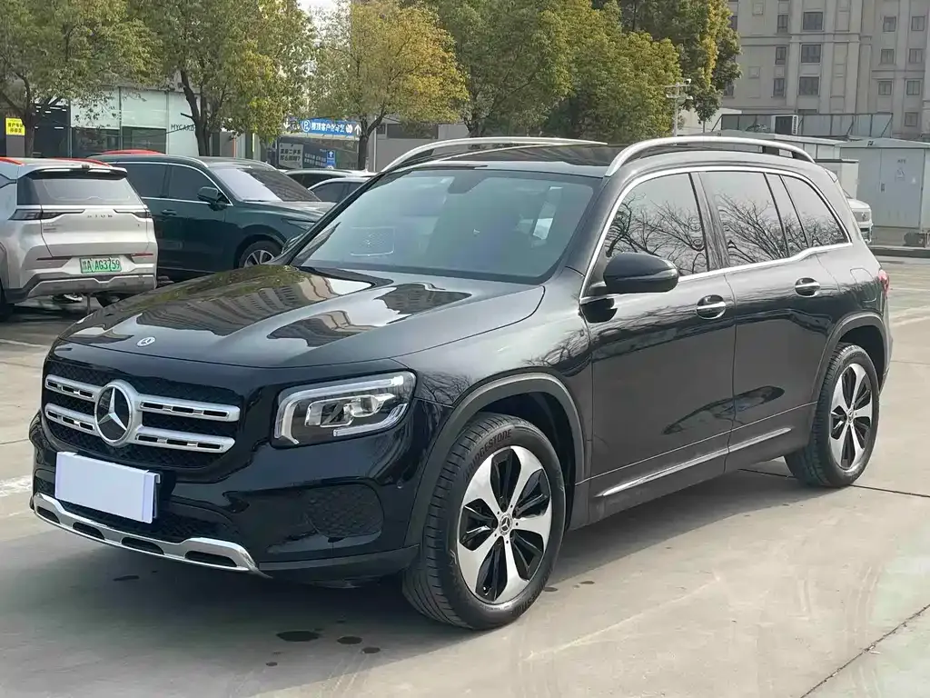 Mercedes-Benz GLB — фото 1