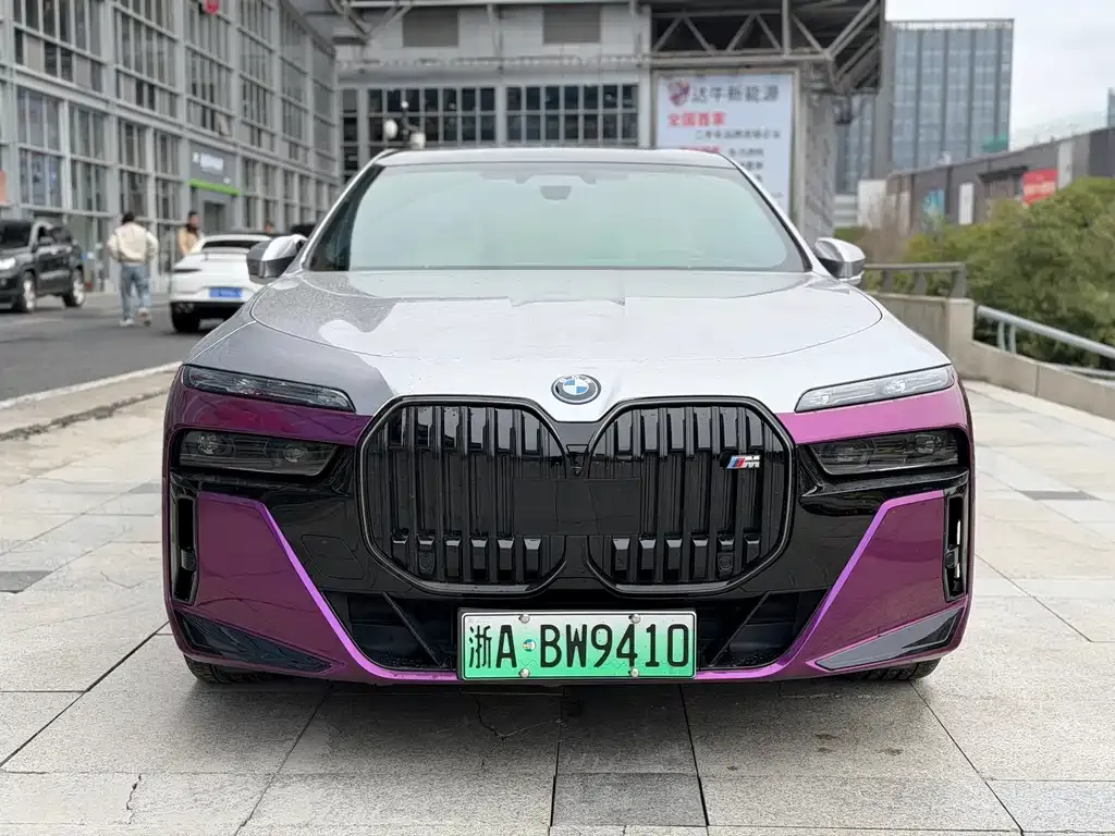 BMW i7 — фото 4
