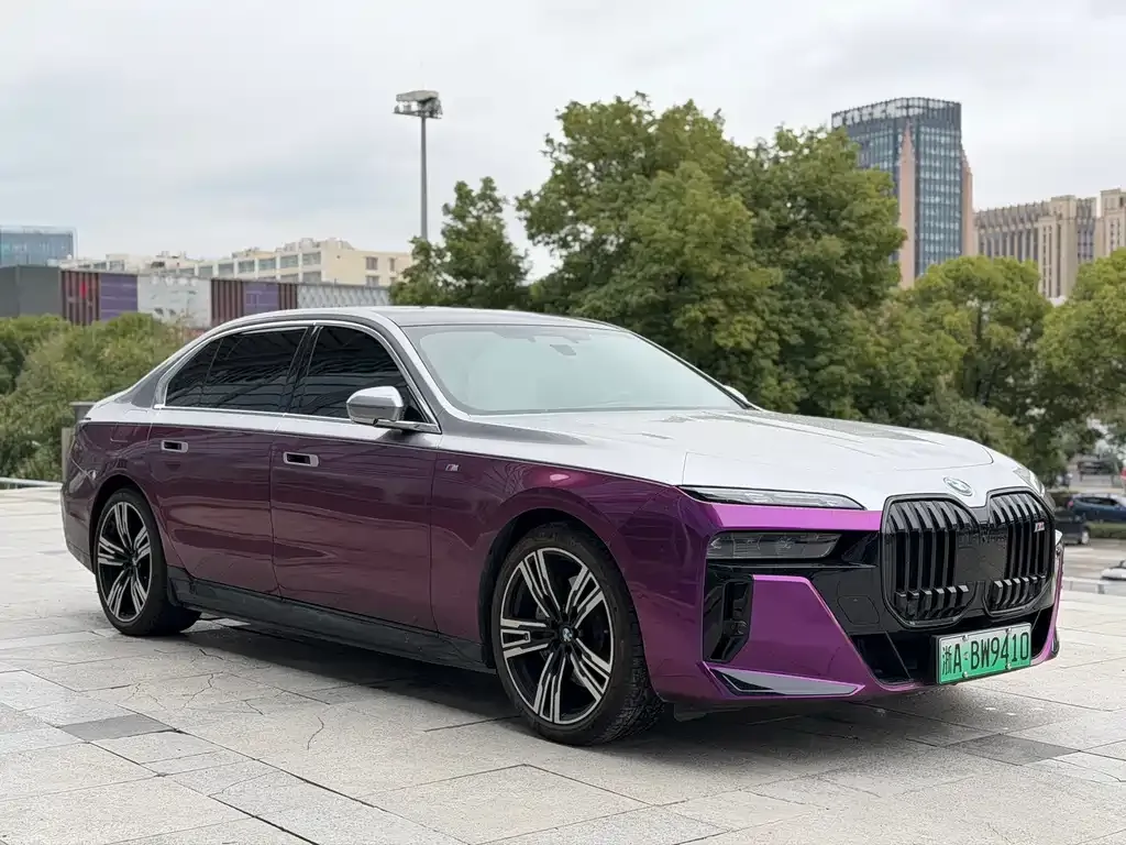 BMW i7 — фото 2