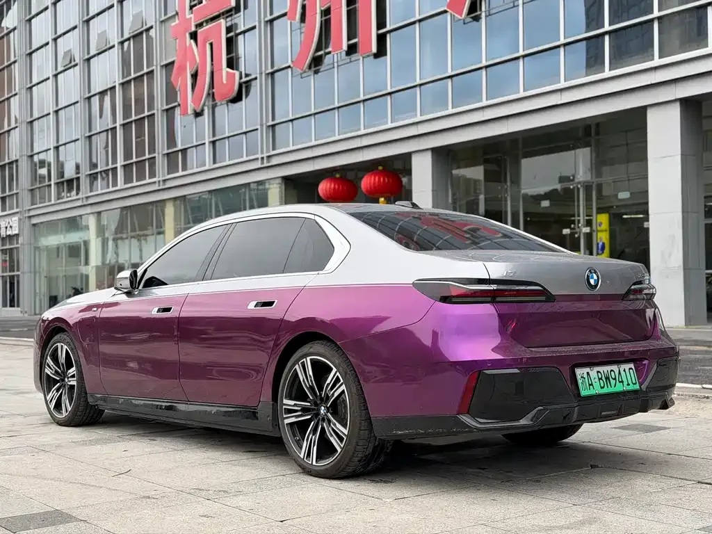 BMW i7 — фото 6