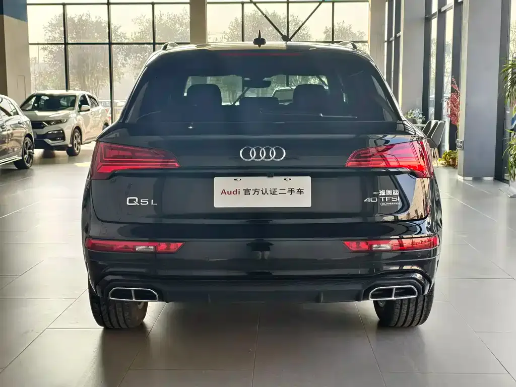 Audi Q5L — фото 3