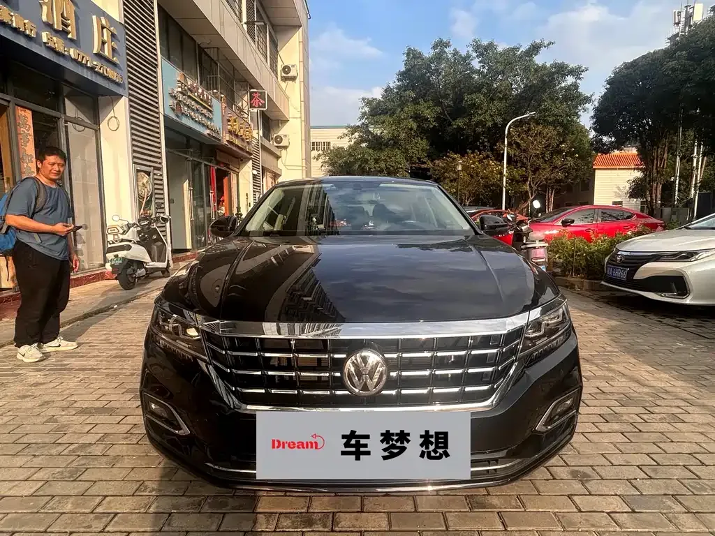 Volkswagen Passat — фото 1