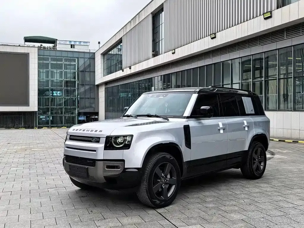 Land Rover Defender — фото 1