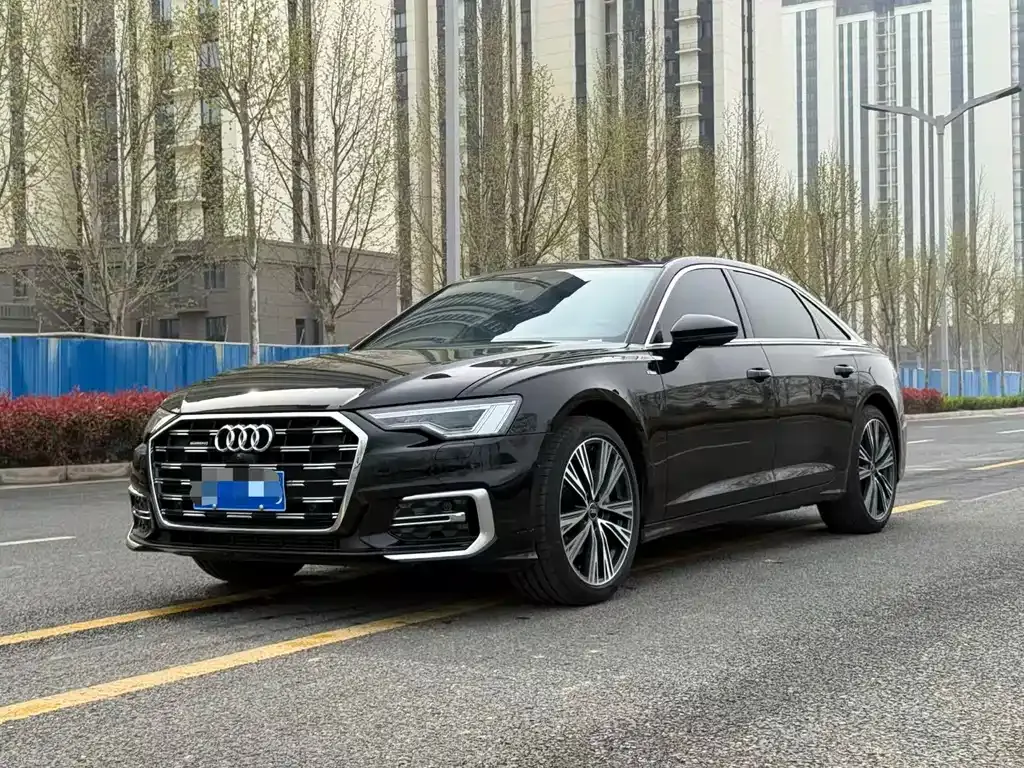 Audi A6L — фото 1
