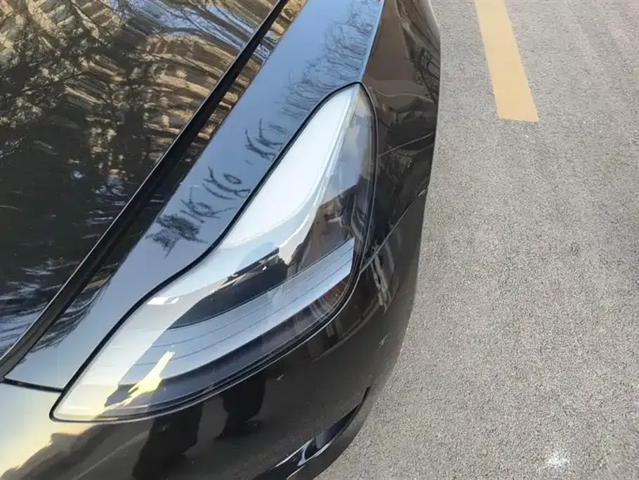 Tesla Model 3 — фото 10
