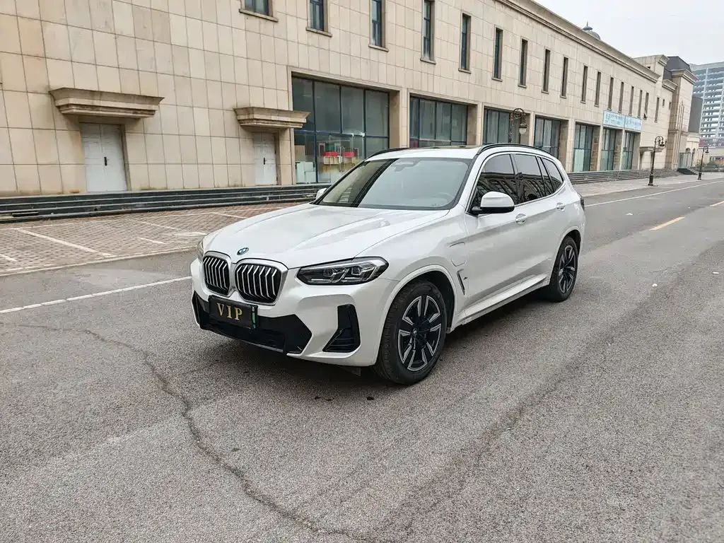 BMW iX3 — фото 10
