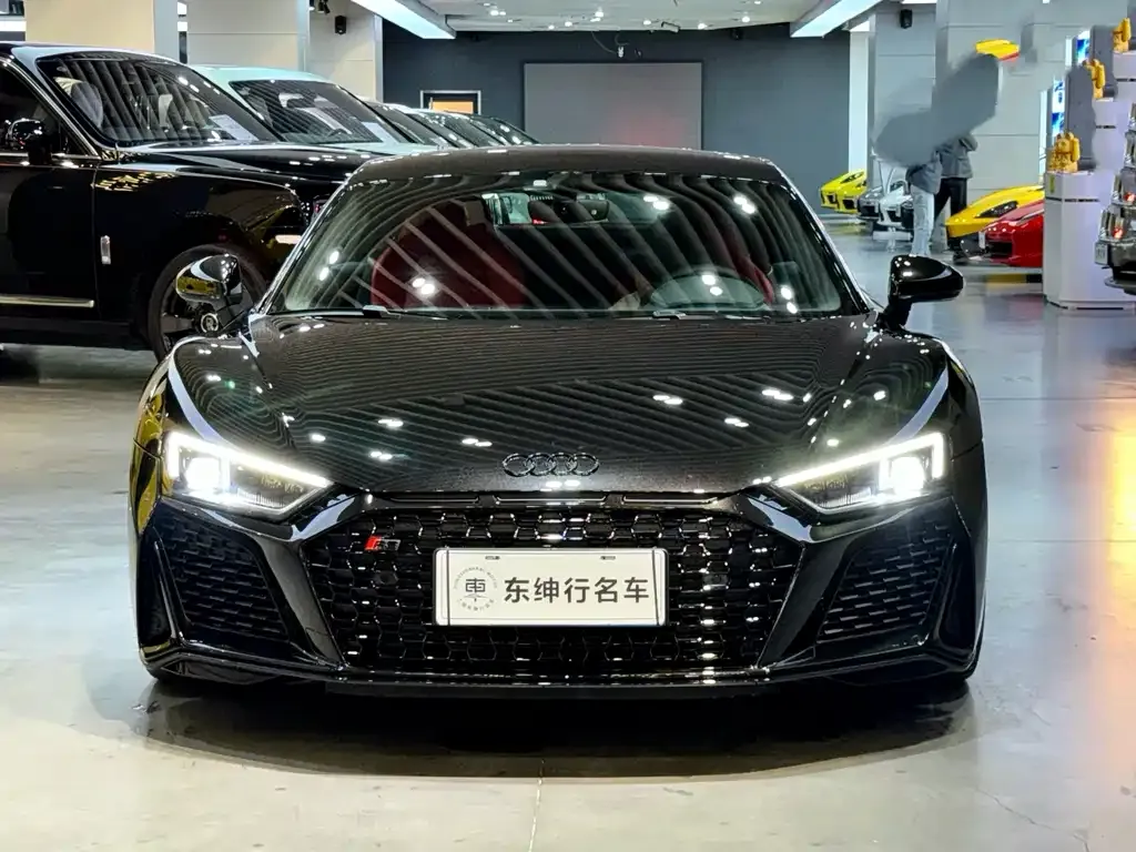 Audi R8 — фото 9