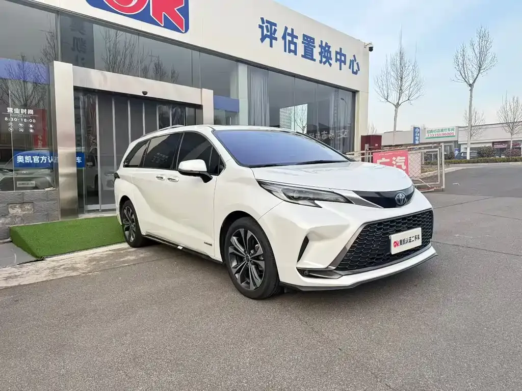 Toyota Granvia — фото 9