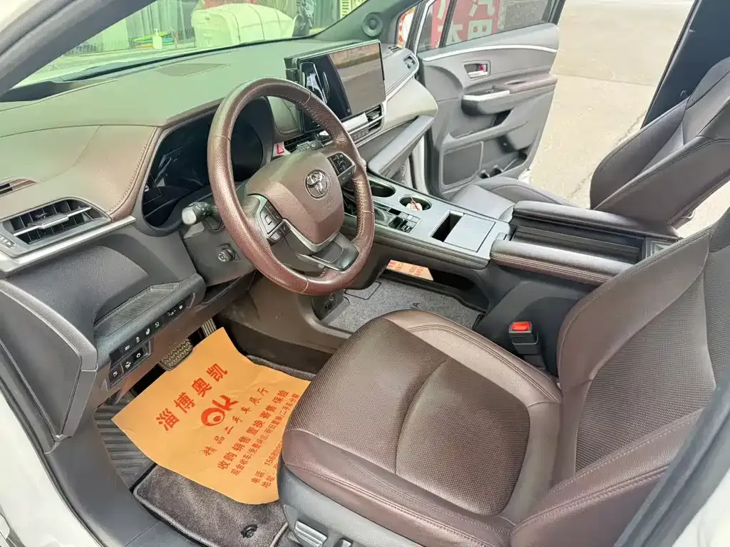 Toyota Granvia — фото 7