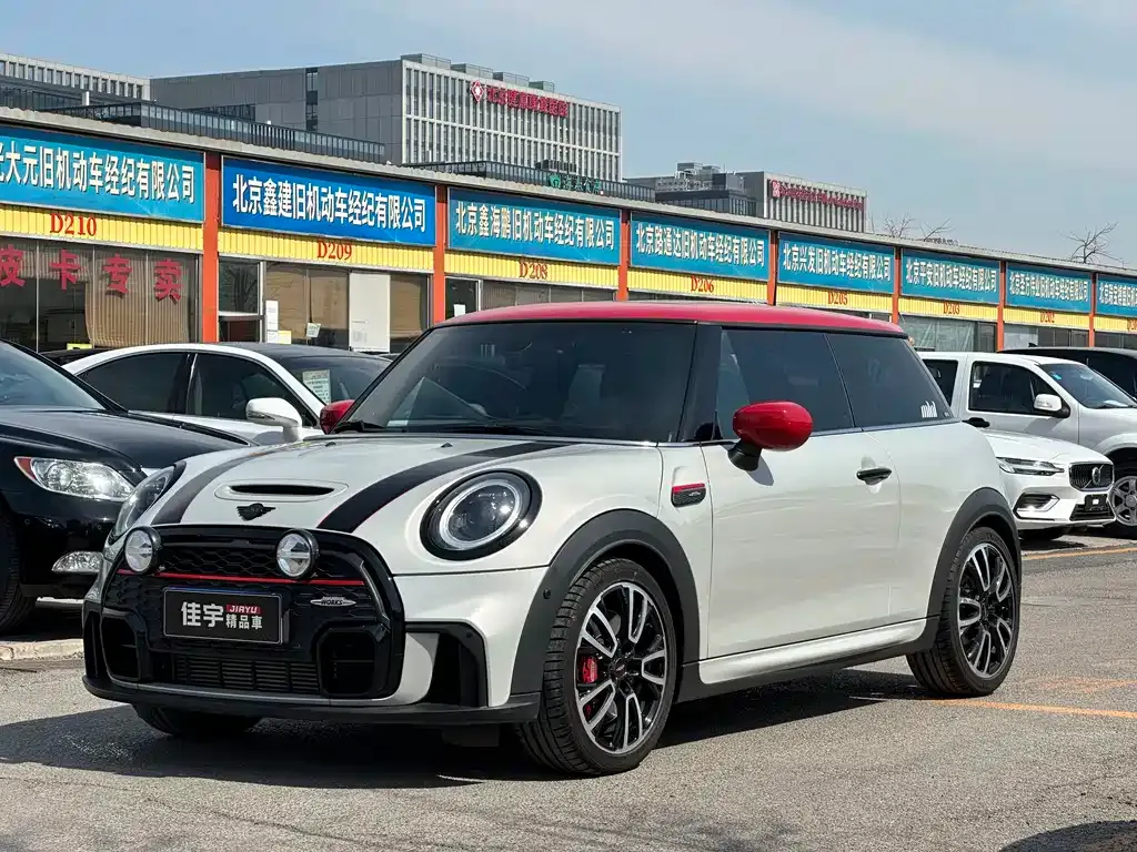 MINI JCW (John Cooper Works) — фото 1