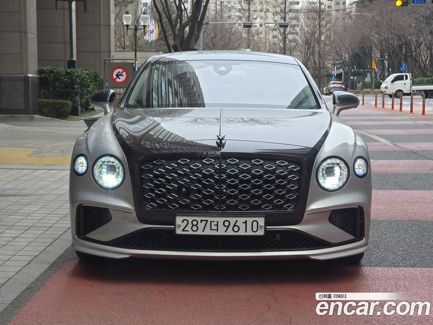 Bentley Flying Spur — фото 10