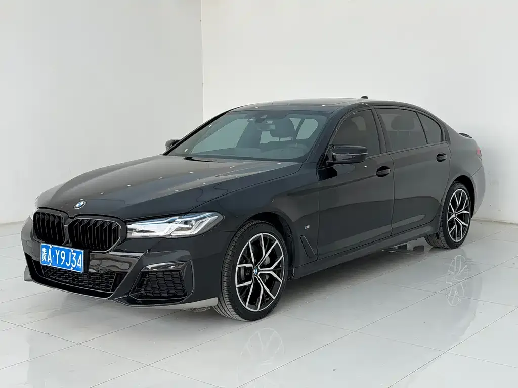 BMW 5 Series — фото 1