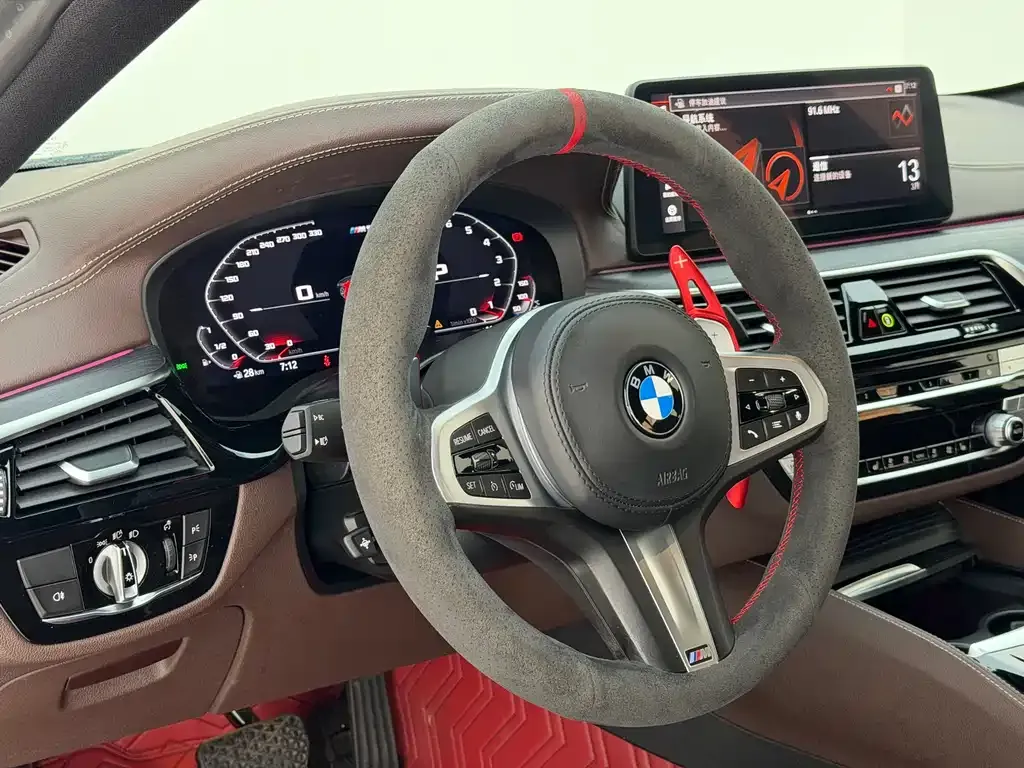 BMW 5 Series — фото 4