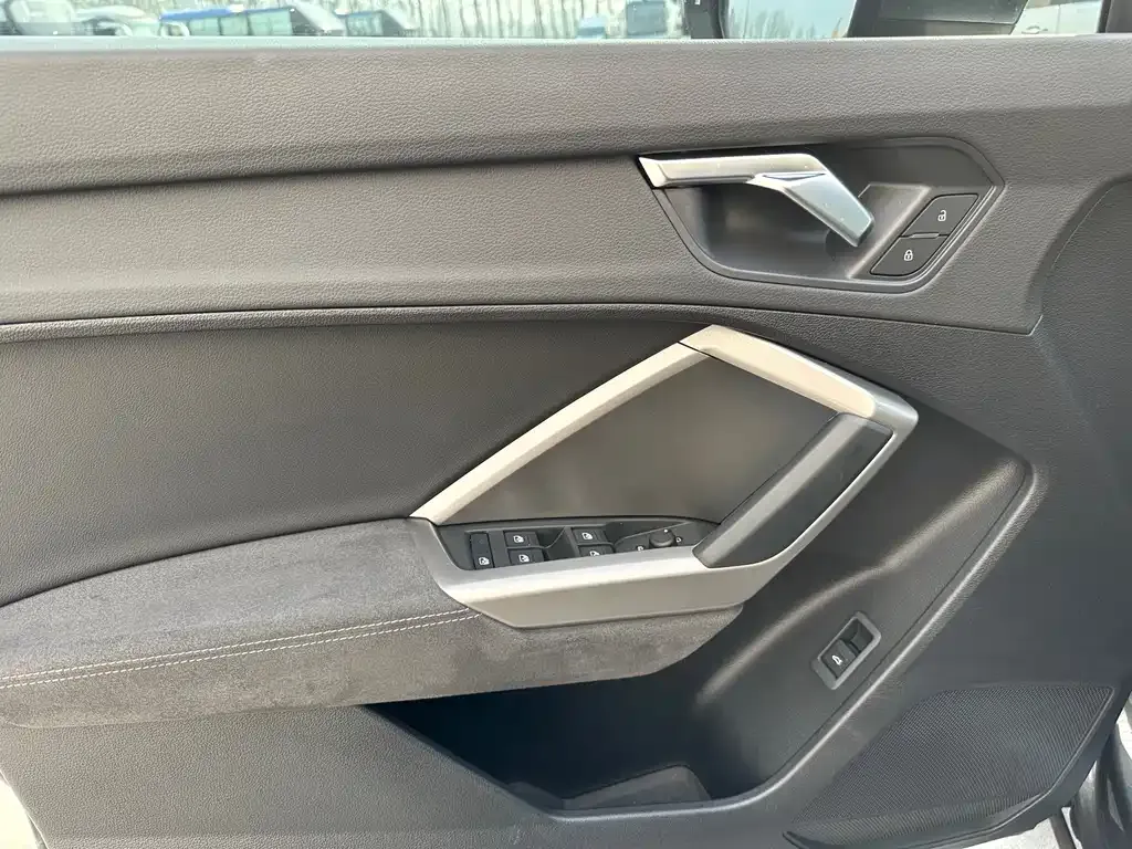 Audi Q3 — фото 10