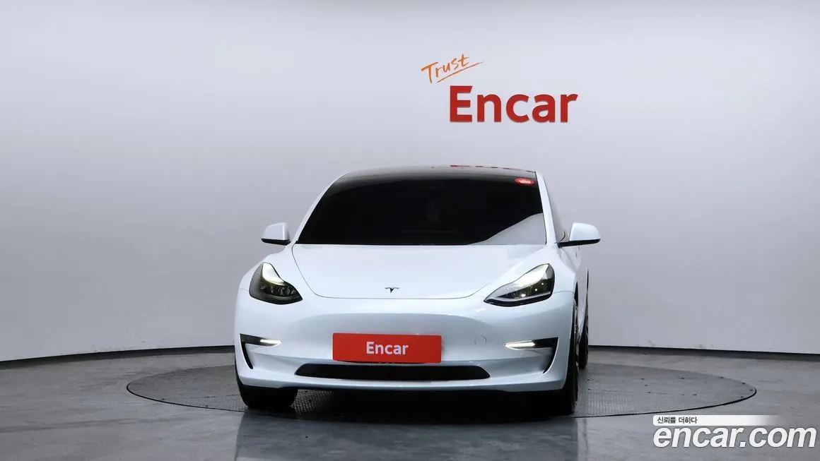Tesla Model 3 — фото 3