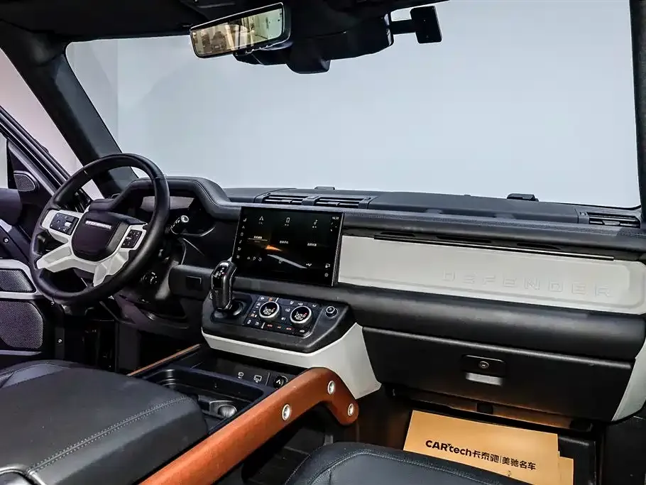 Land Rover Defender — фото 10