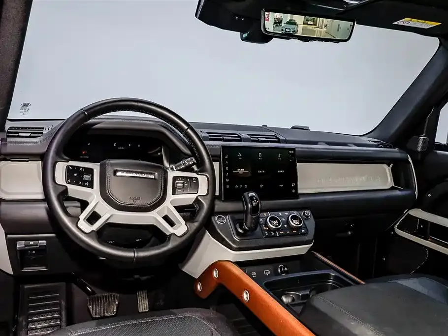 Land Rover Defender — фото 7