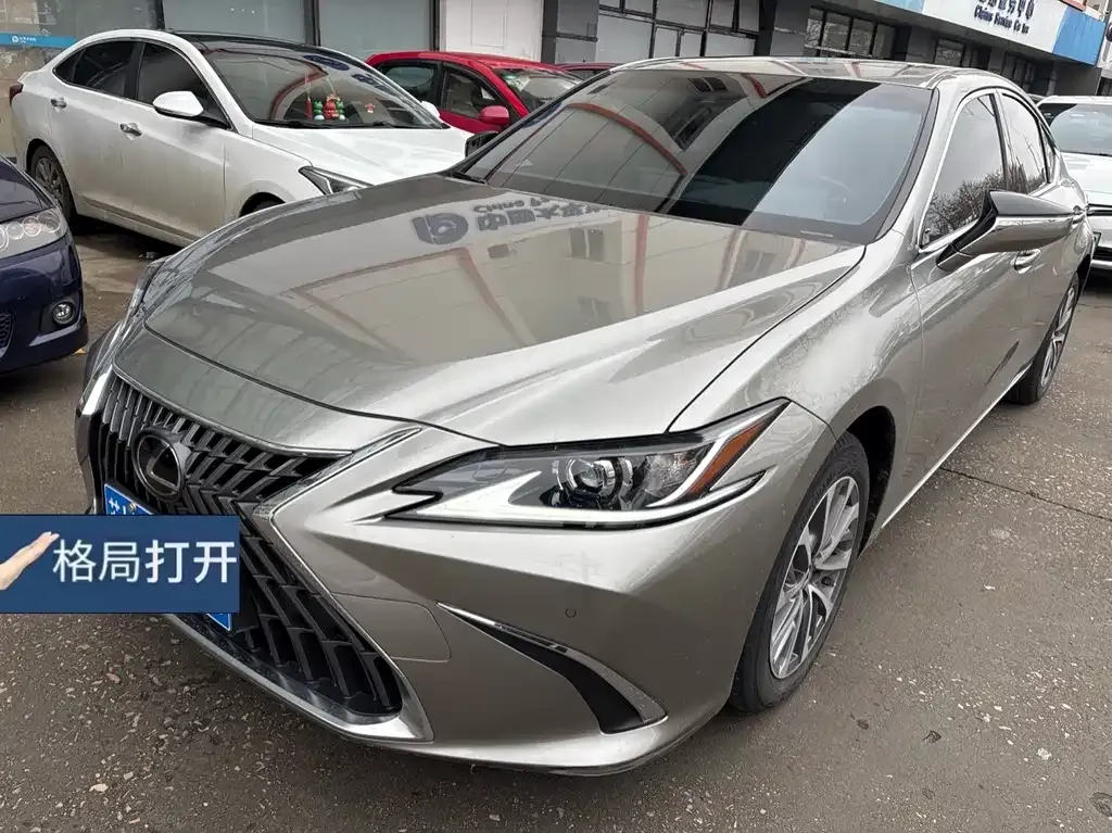Lexus ES — фото 1