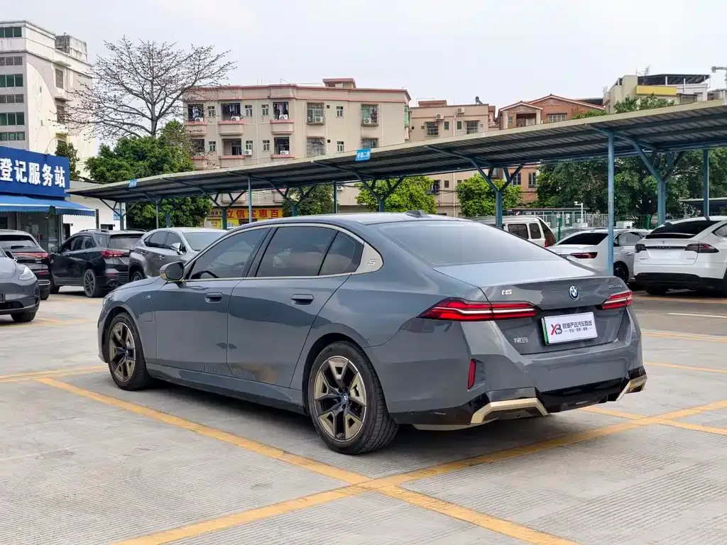 BMW i5 — фото 3