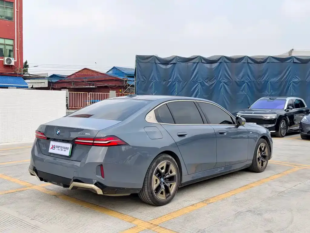 BMW i5 — фото 2