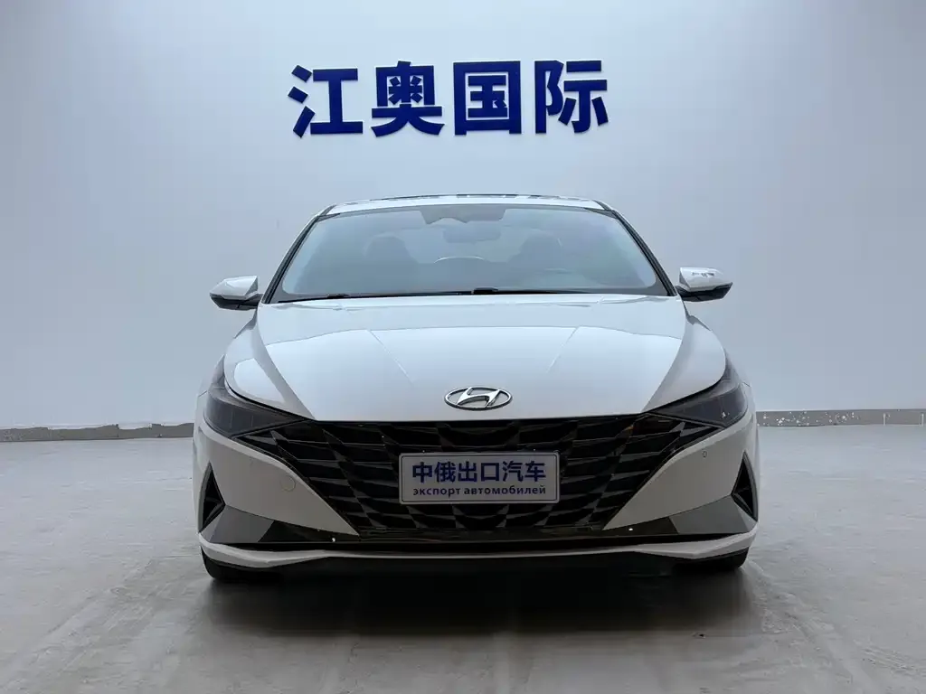 Hyundai Elantra — фото 3