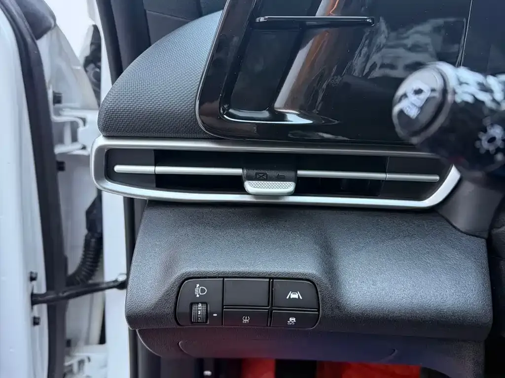 Hyundai Elantra — фото 10