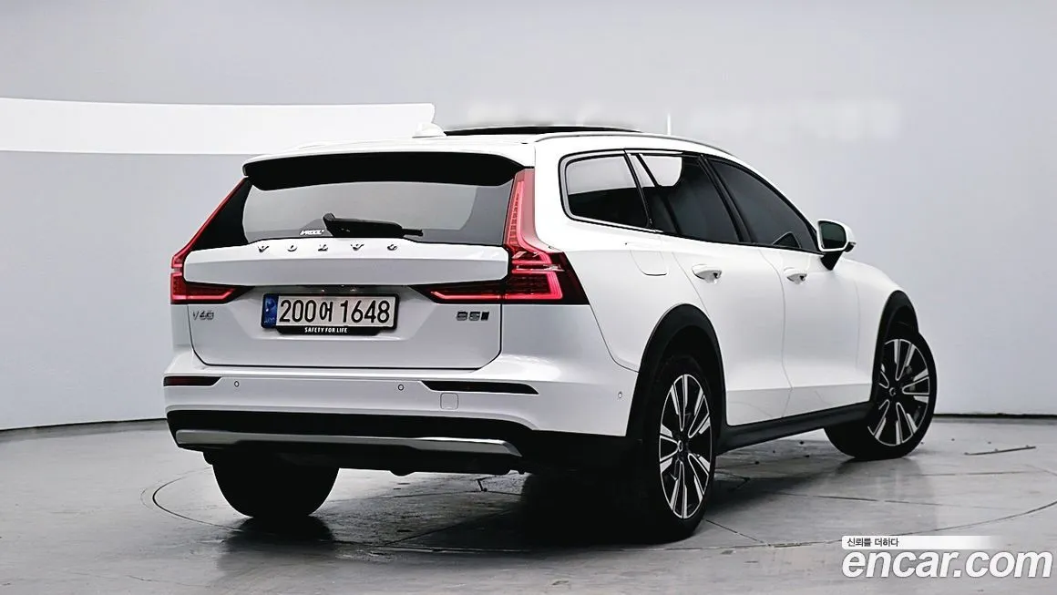 Volvo V60 — фото 9