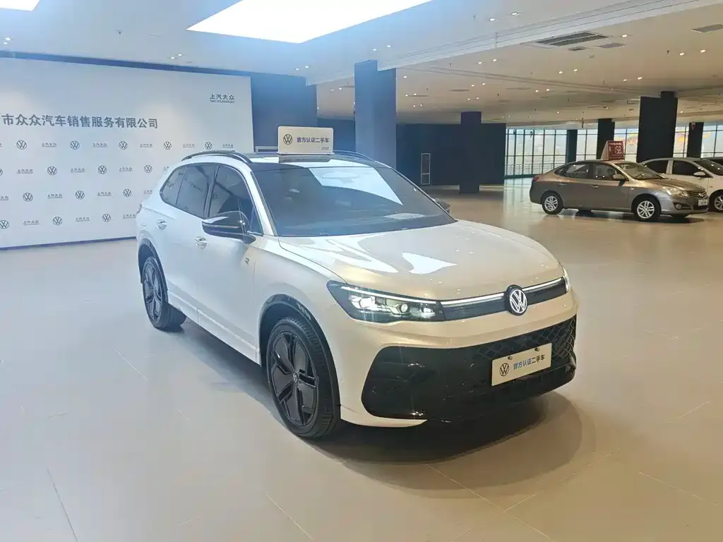 Volkswagen Tiguan L — фото 3