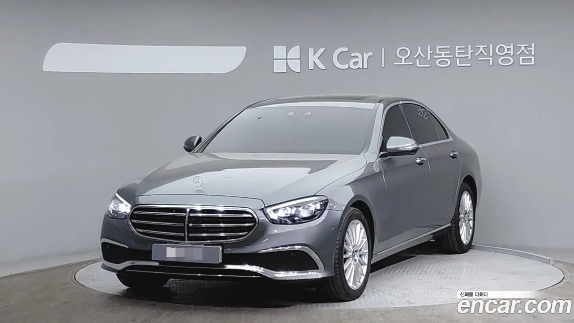 Mercedes-Benz E-Class — фото 1