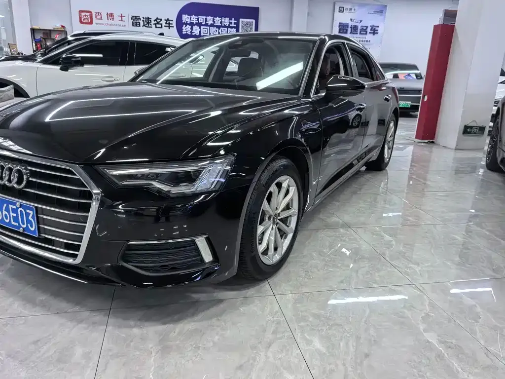 Audi A6L — фото 1