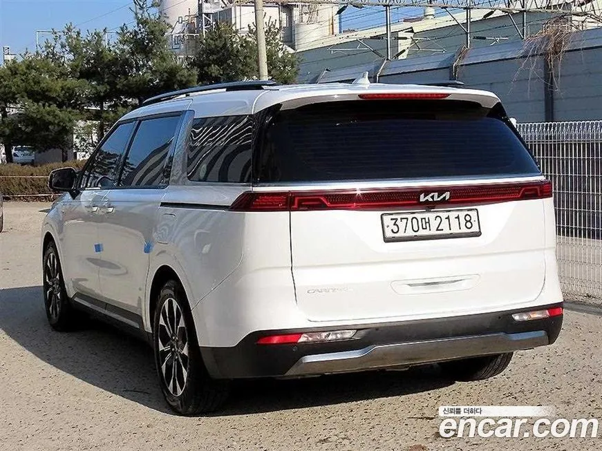 Kia Carnival — фото 4