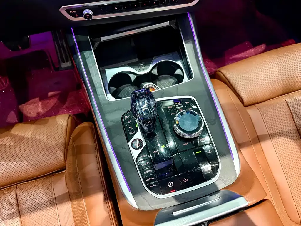 BMW X7 — фото 10