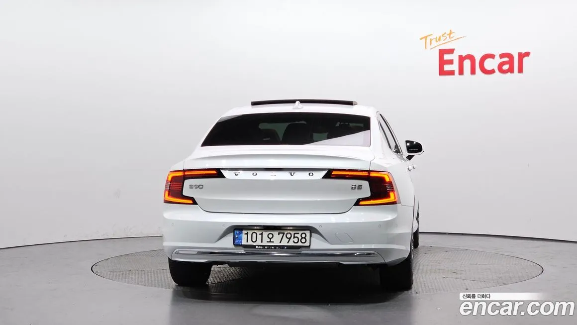 Volvo S90 — фото 4