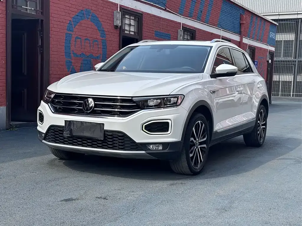 Volkswagen T-Roc — фото 1