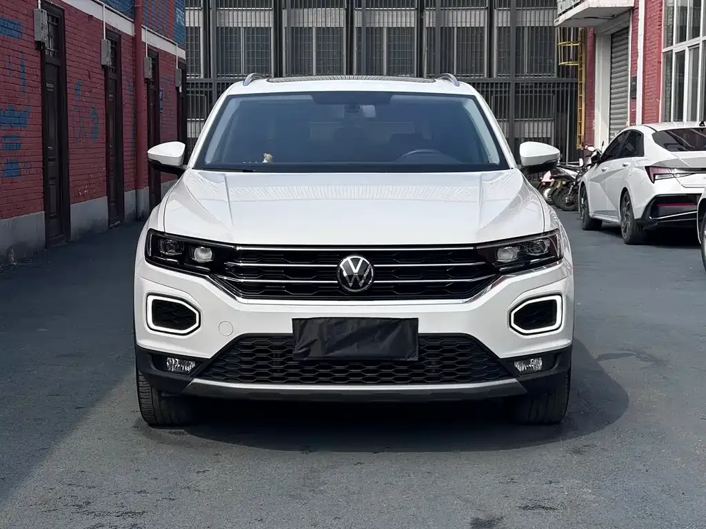 Volkswagen T-Roc — фото 10